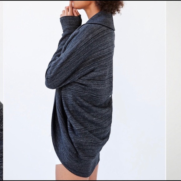 ❌SOLD❌ ✨8X HP✨ Aritzia Wilfred Diderot gray cardigan - Picture 2 of 10